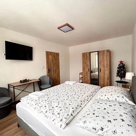 Apartmanovy Nad Rekou Lejlighed *